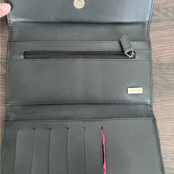 Pineda Covalin Designer Wallet – Multicolor | Silk & Leather 🌺 - Picture 4 of 6